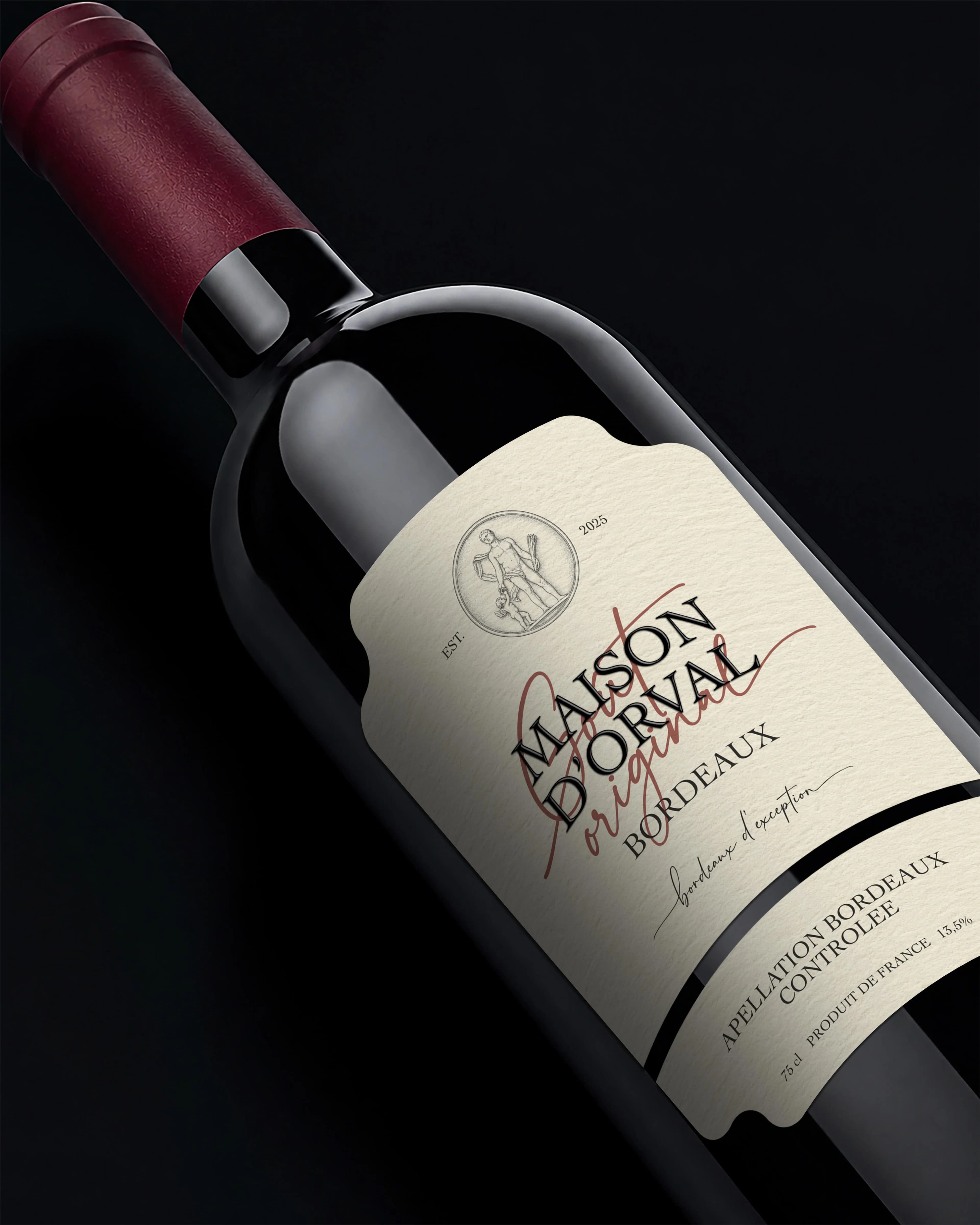 MAISON D'ORVAL — этикетка крупным планом с гравюрным медальоном